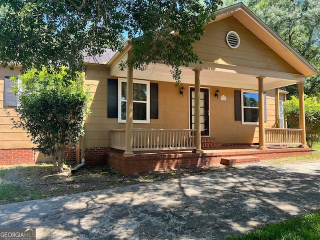 bungalow-style house with covered porch