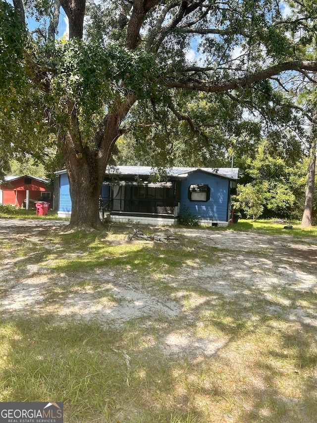 view of front of property