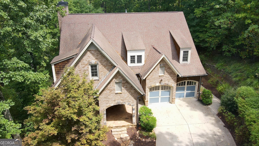 view of front of home with a garage