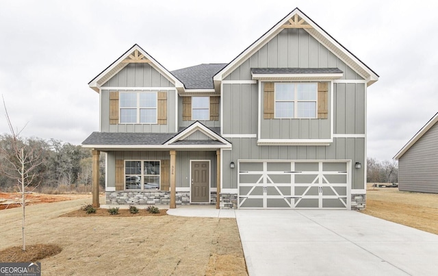 craftsman house featuring a garage