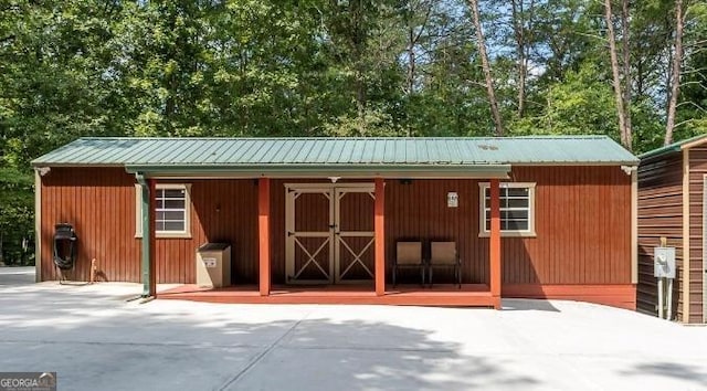 view of outbuilding