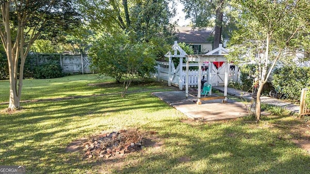 view of yard with a patio