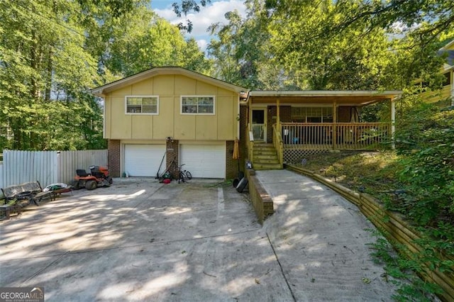 view of front facade featuring a garage