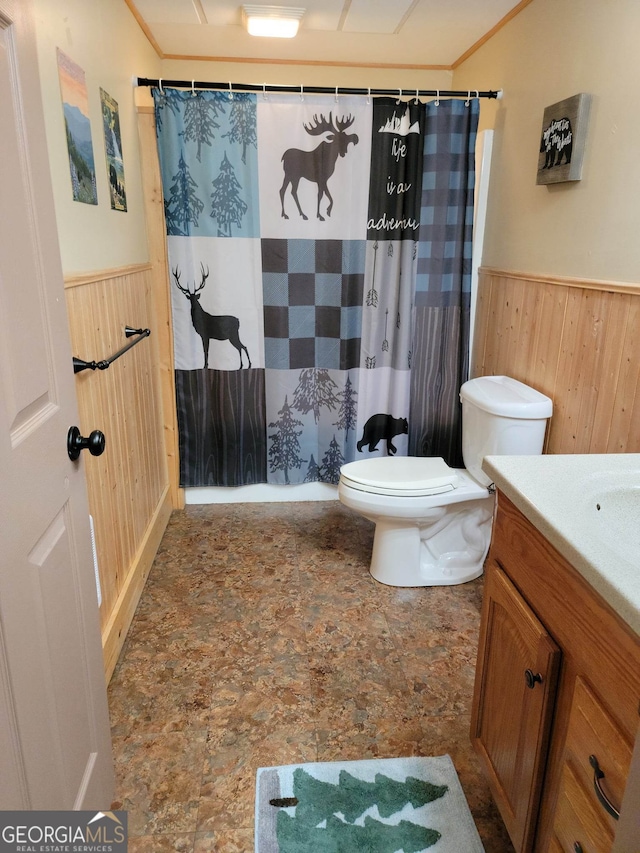 bathroom with vanity, toilet, and a shower with shower curtain