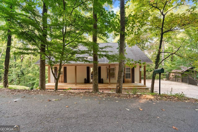 view of front of property with a porch