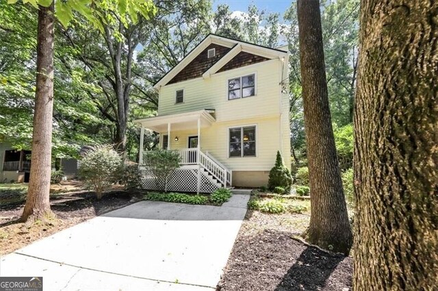 view of front of home with covered porch