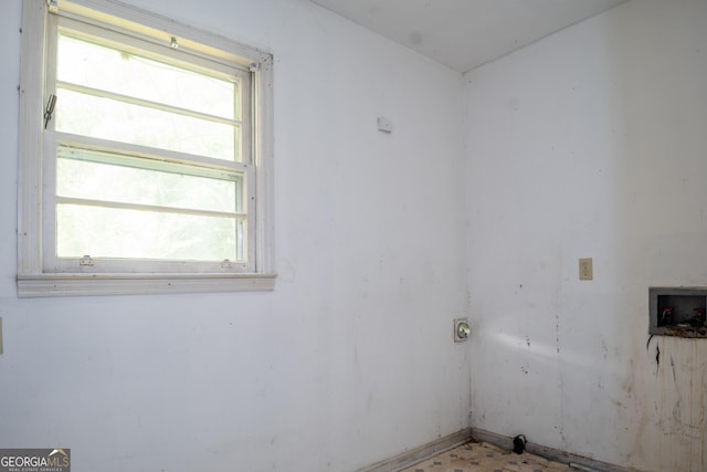 laundry room with washer hookup