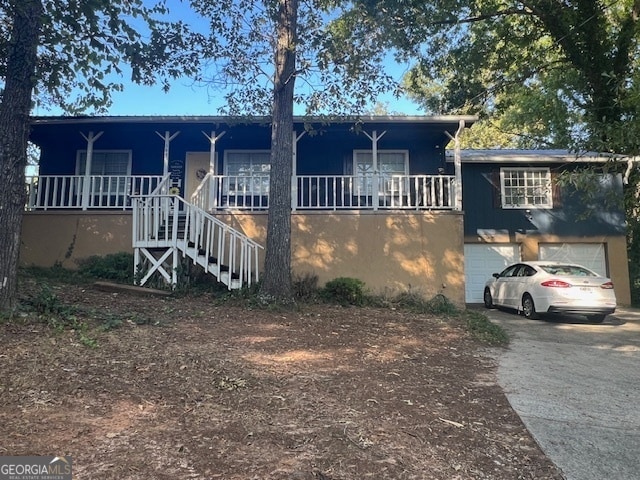 view of front of home with covered porch