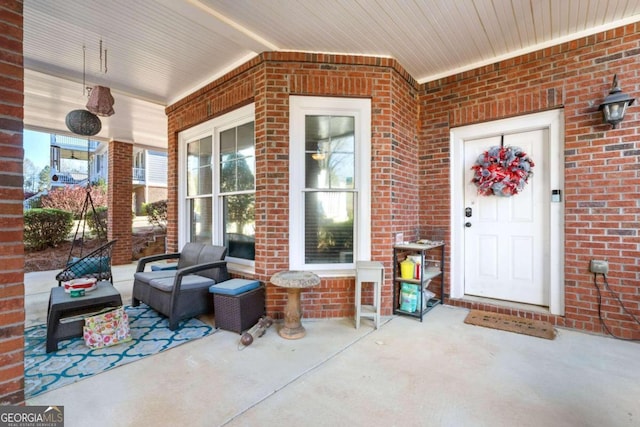 property entrance featuring covered porch