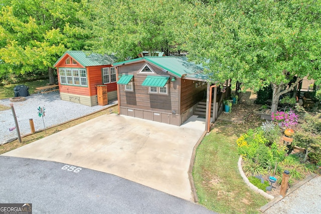 view of front of house featuring a carport