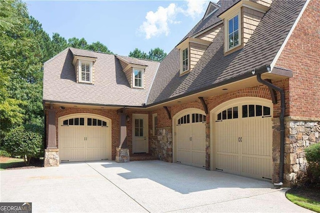 view of front facade with a garage