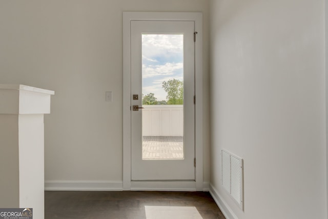 2029 Memorial Dr Unit 34, Atlanta, GA 30317 - entryway with baseboards and dark wood-style floors