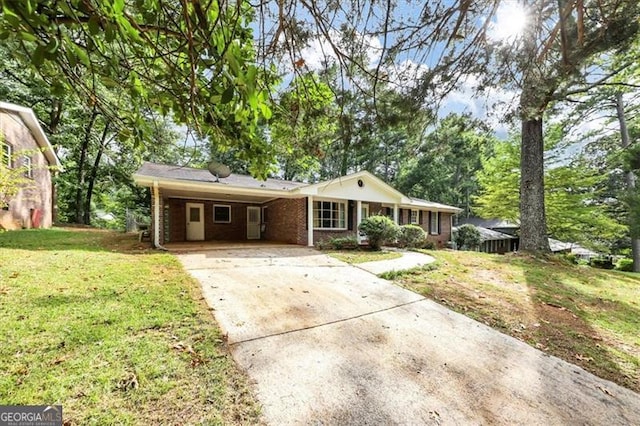 single story home featuring a front yard