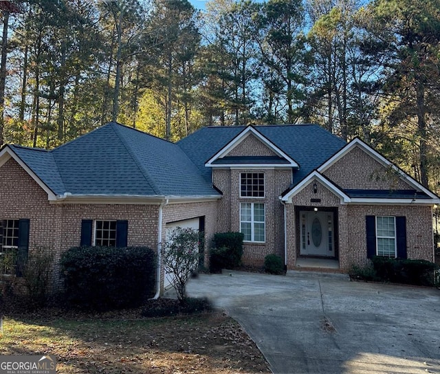 view of front facade with a garage