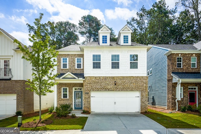 view of front facade featuring a garage