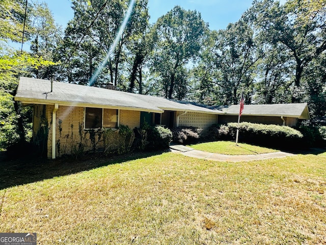 view of front of house with a front yard