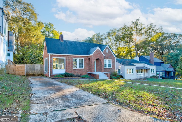 view of front of home with a front yard