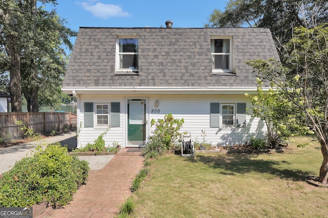 view of front of house with a front yard