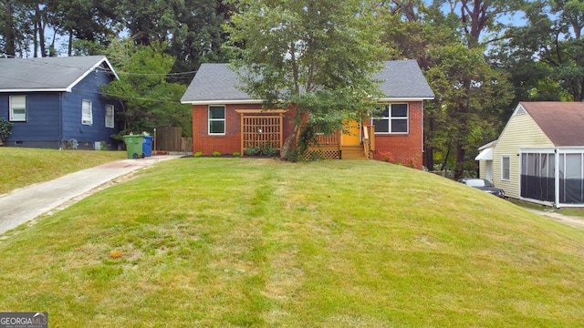 view of front of property with a front yard