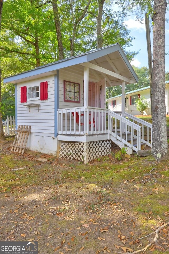 view of front of house with covered porch