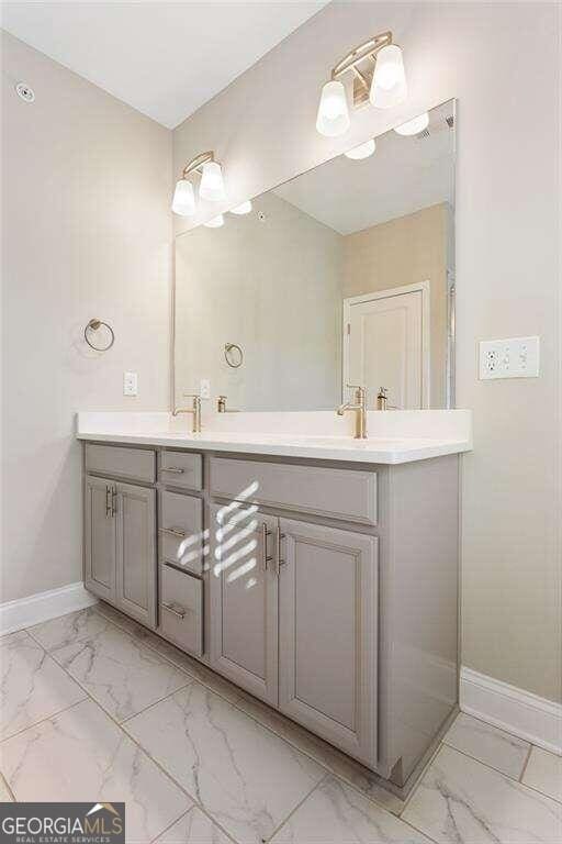 bathroom with vanity