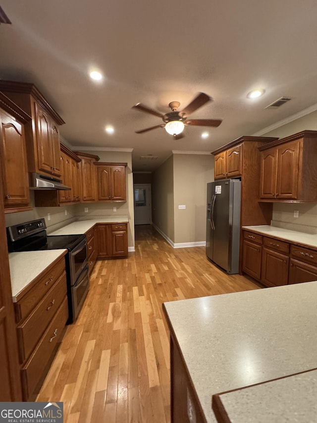 kitchen featuring stainless steel fridge, light hardwood / wood-style flooring, electric range, and crown molding