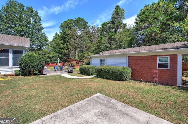 view of yard with a patio area