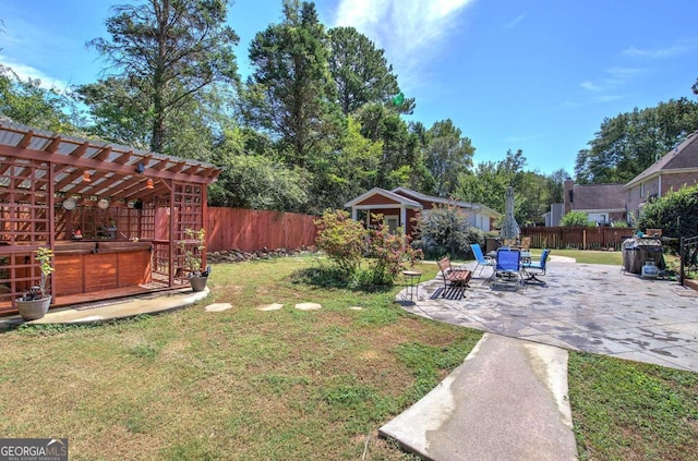 view of yard featuring a patio area