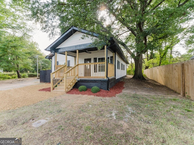 view of front facade with covered porch