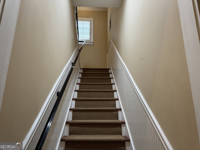 490 Hill St SE, Atlanta, GA 30312 - view of stairs