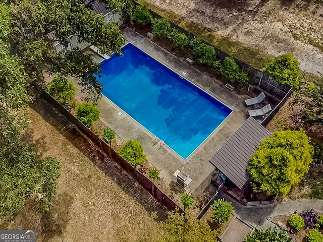 view of swimming pool