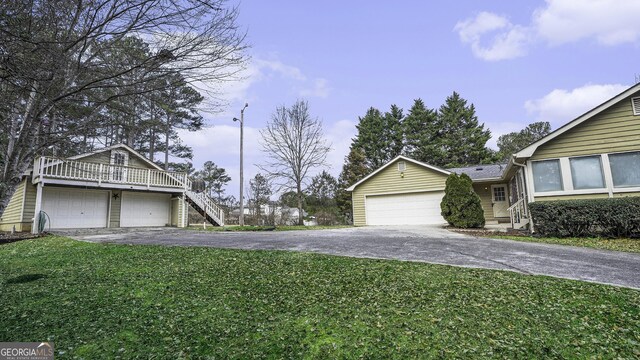 view of front of house with a front yard