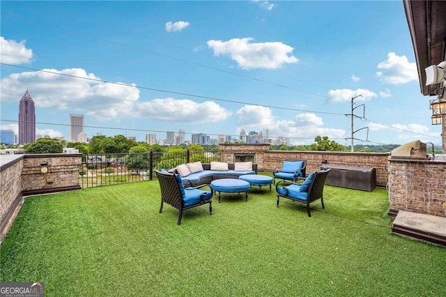 view of yard featuring an outdoor living space