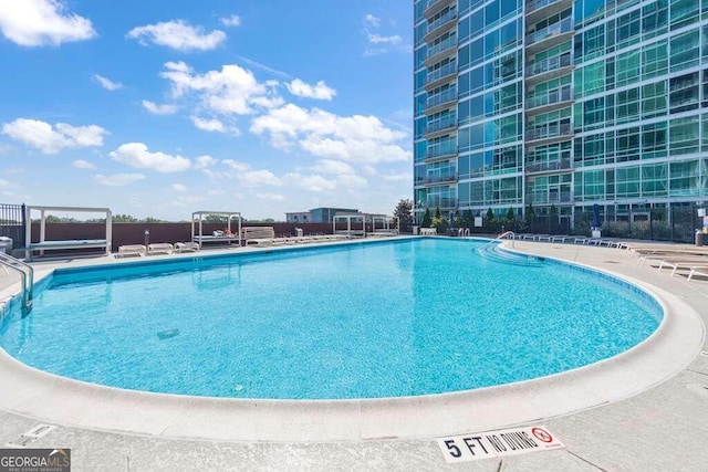 view of swimming pool