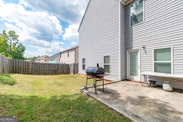 view of yard with a patio