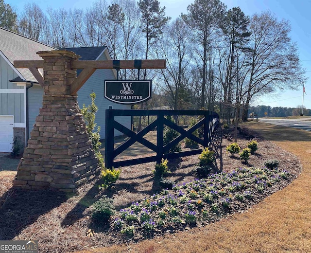 view of community / neighborhood sign