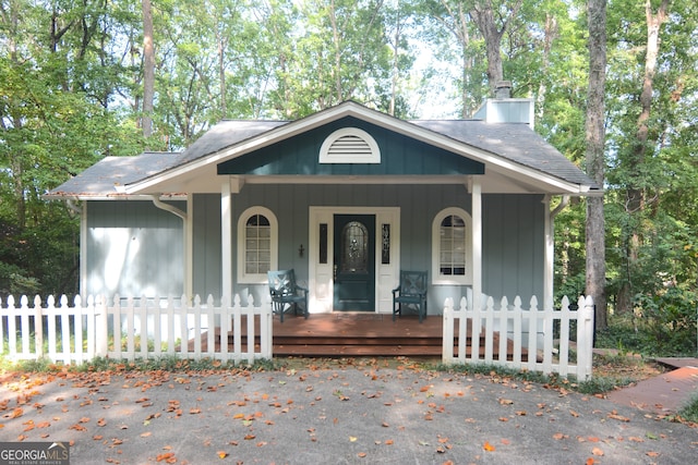 bungalow-style house featuring covered porch