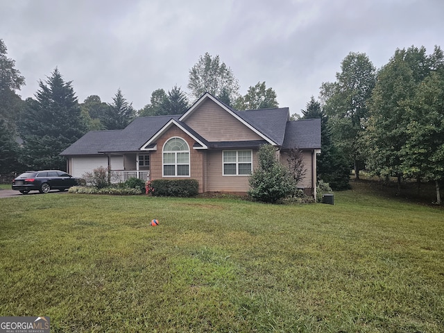 view of front of home with a front lawn