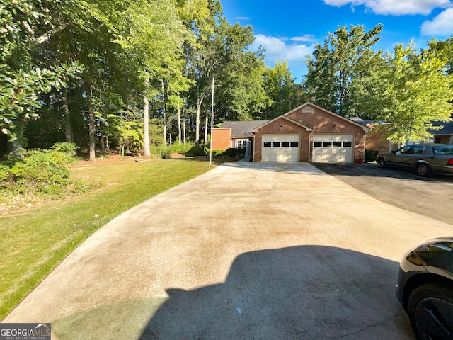 view of front of home with a front lawn