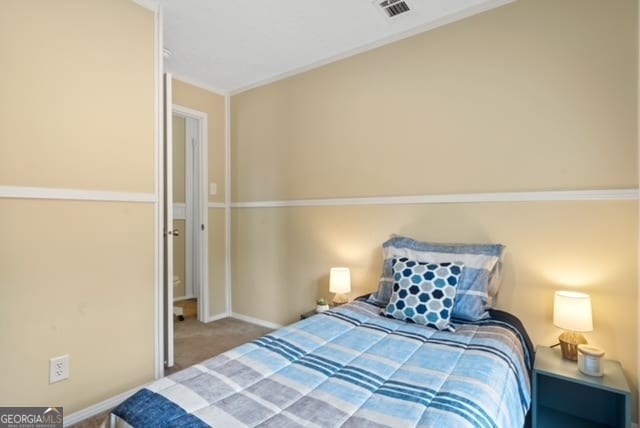 bedroom featuring carpet floors