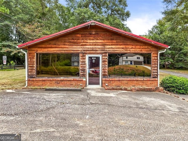 view of front of property