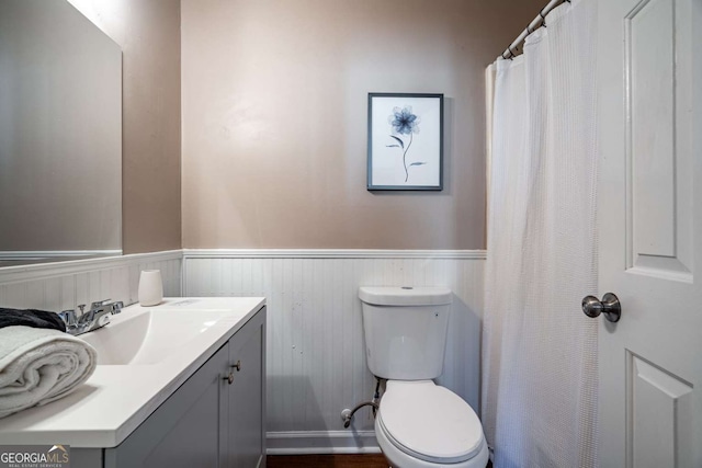 200 Villa Rd Unit 126, Jasper, GA 30143 - bathroom featuring vanity and wainscoting