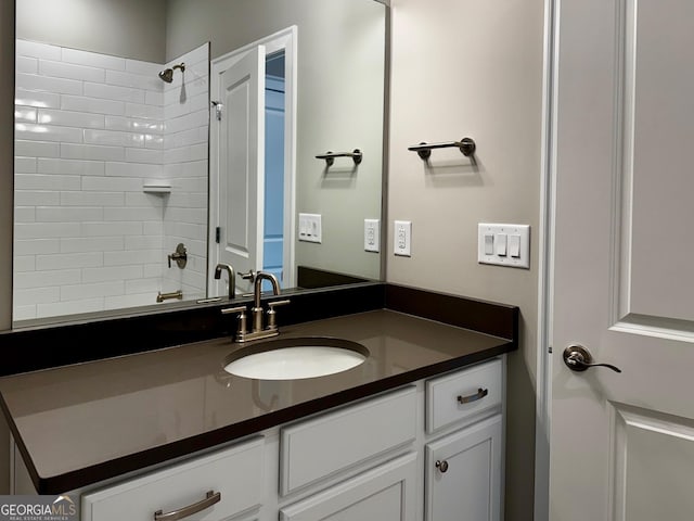 full bathroom featuring vanity