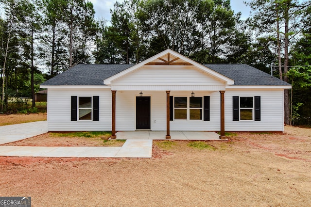 view of front facade with covered porch