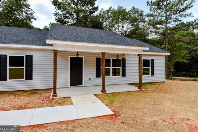 101 Alexandria Way, Thomaston, GA 30286 - view of front facade featuring a shingled roof