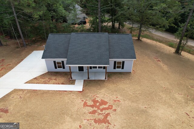 101 Alexandria Way, Thomaston, GA 30286 - view of front facade with roof with shingles