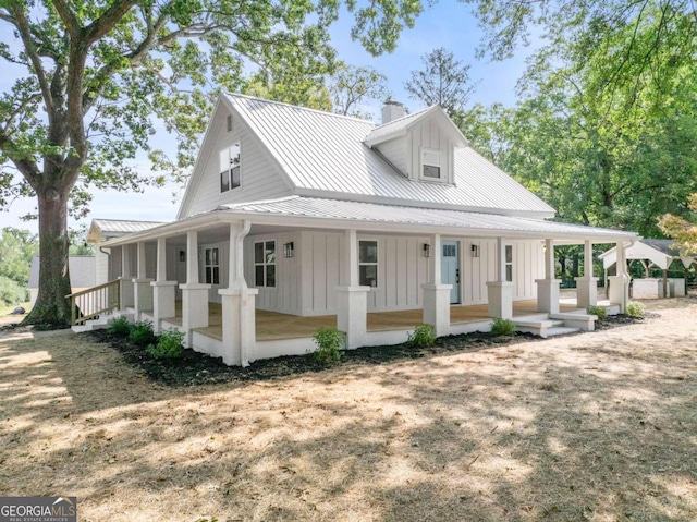 view of front facade with covered porch