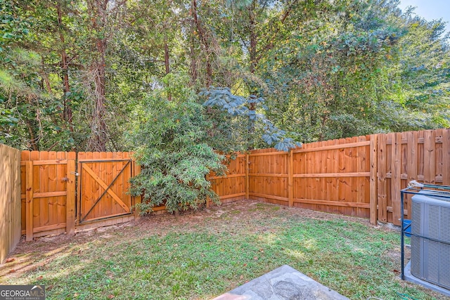 view of yard featuring cooling unit