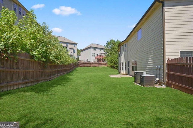 view of yard featuring cooling unit