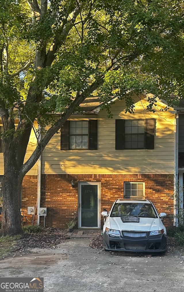 view of front of property